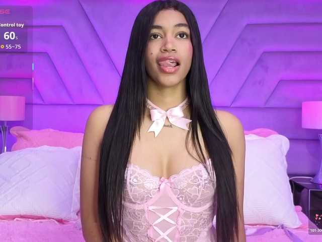 LunaRoussel's BongaCams show and profile