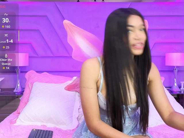 LunaRoussel's BongaCams show and profile