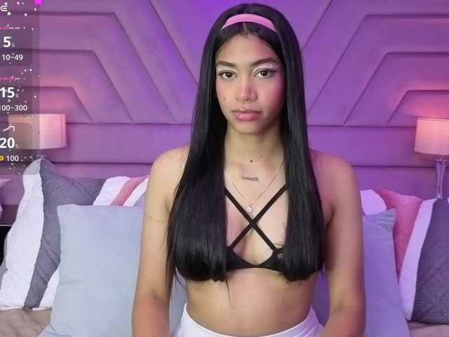 LunaRoussel's BongaCams show and profile