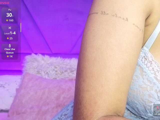 LunaRoussel's BongaCams show and profile