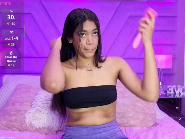 LunaRoussel's BongaCams show and profile