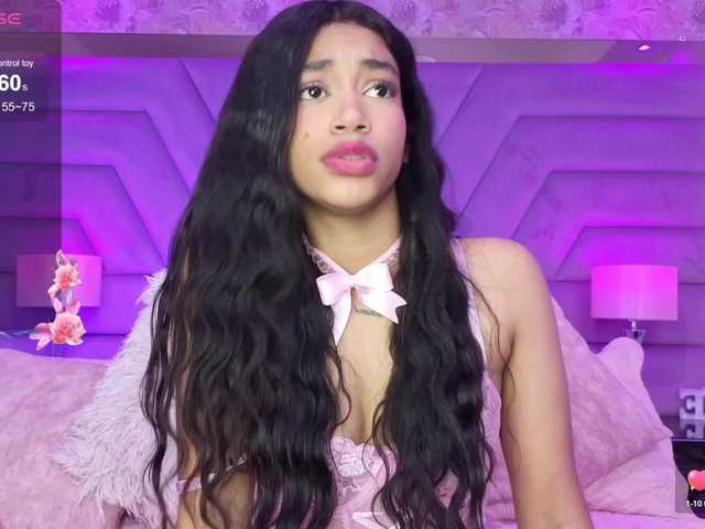 LunaRoussel's BongaCams show and profile