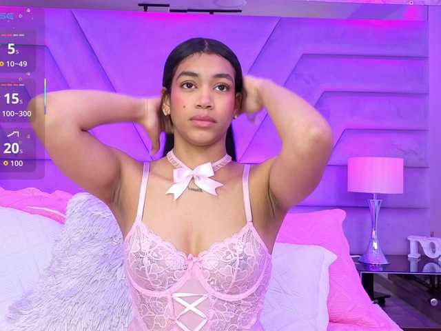 LunaRoussel's BongaCams show and profile