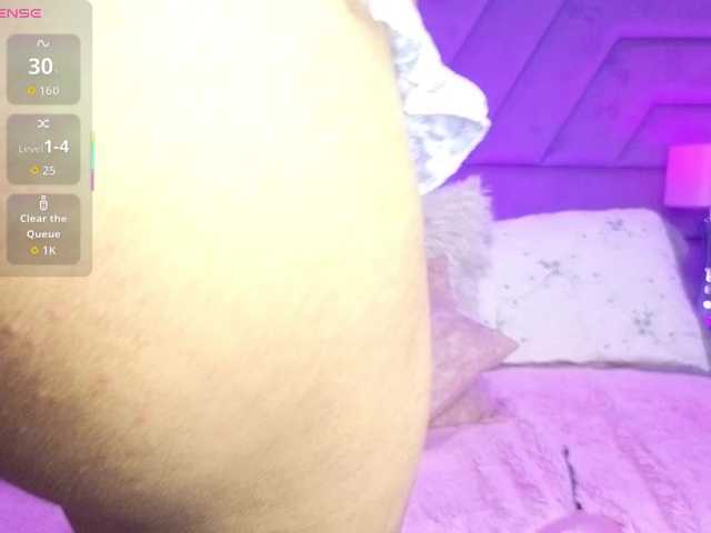 LunaRoussel's BongaCams show and profile