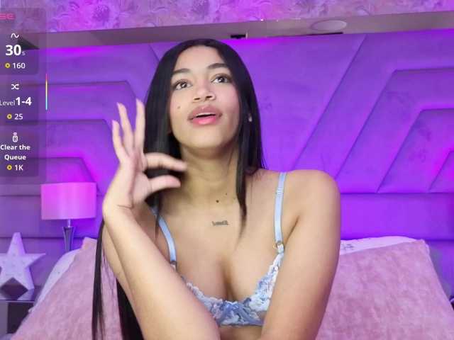 LunaRoussel live cam