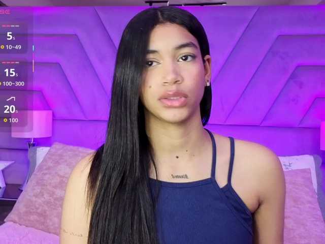 LunaRoussel's BongaCams show and profile