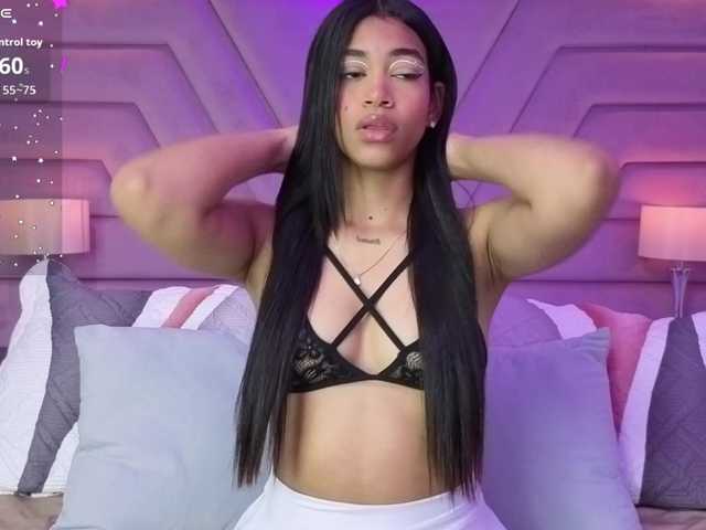 LunaRoussel's BongaCams show and profile