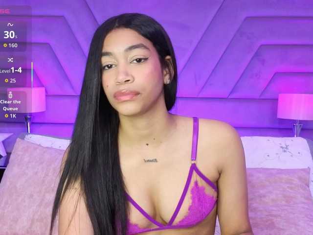 LunaRoussel's BongaCams show and profile