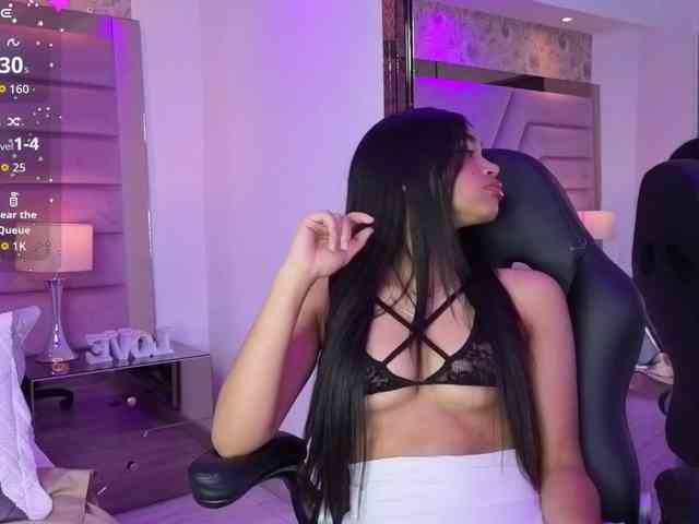 LunaRoussel Live Webcam on BongaCams