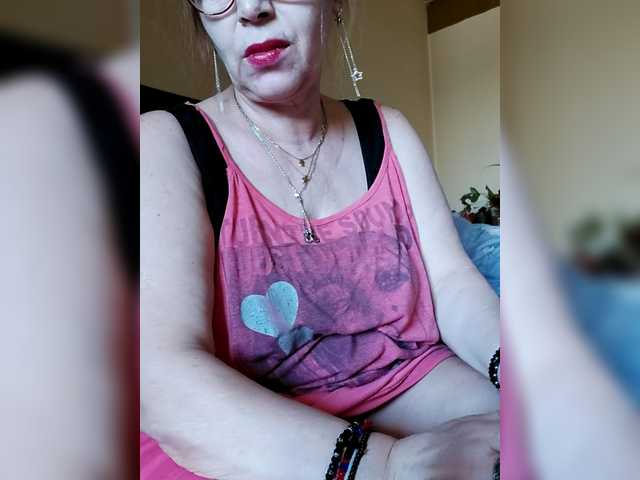 Cristinatina's BongaCams show and profile