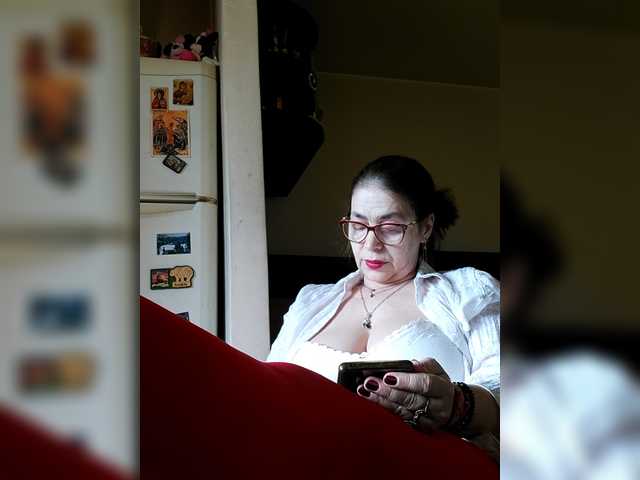 Cristinatina's BongaCams show and profile