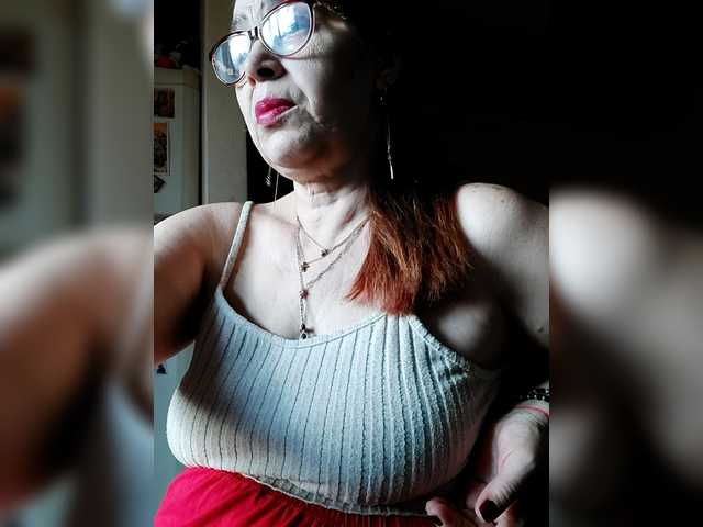 Cristinatina's BongaCams show and profile