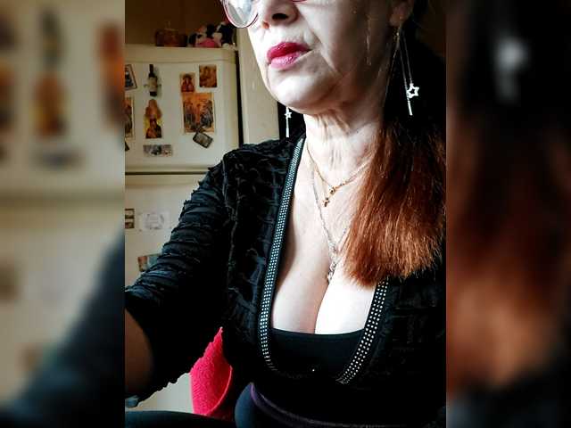 le modèle LoveTinaForever est en webcam porno dans un show sur le site bongacams, il possède les tags suivants: White/Caucasian,Brunette,Trimmed