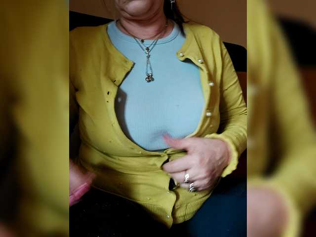 Cristinatina's BongaCams show and profile