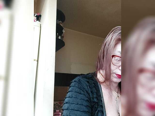 Cristinatina live cam profile