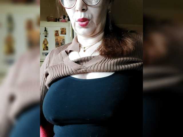 Cristinatina's BongaCams show and profile