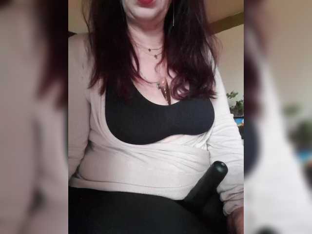 Cristinatina's BongaCams show and profile