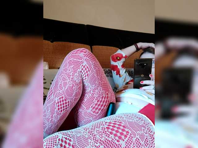 Cristinatina's BongaCams show and profile