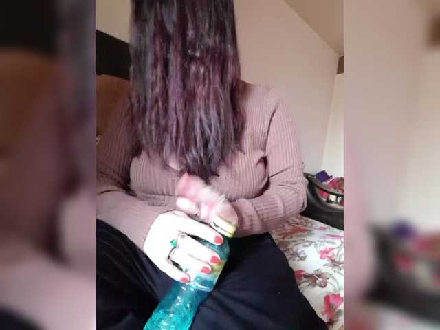 Cristinatina's BongaCams show and profile