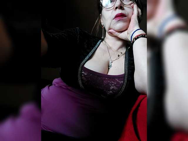 Cristinatina's BongaCams show and profile