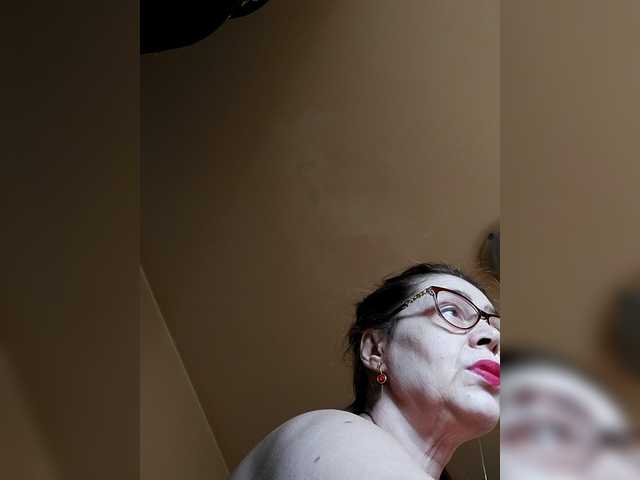 Cristinatina's BongaCams show and profile