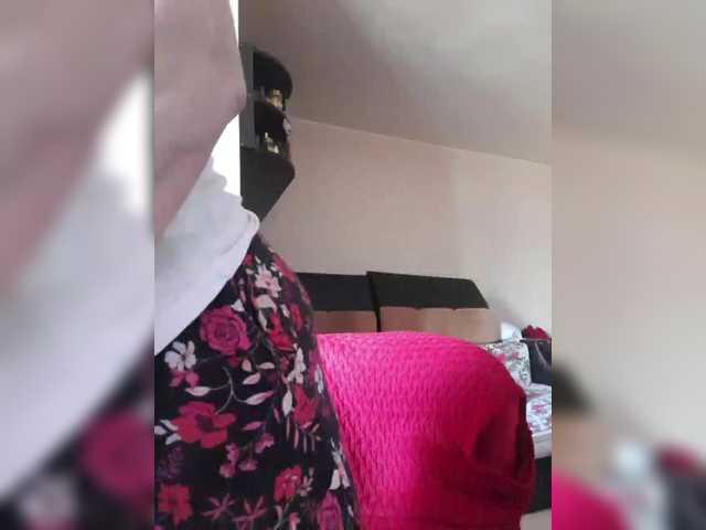 Cristinatina's BongaCams show and profile