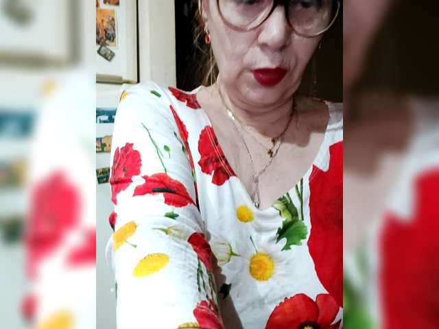 Cristinatina's BongaCams show and profile