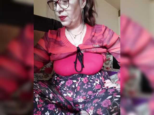 Cristinatina's BongaCams show and profile