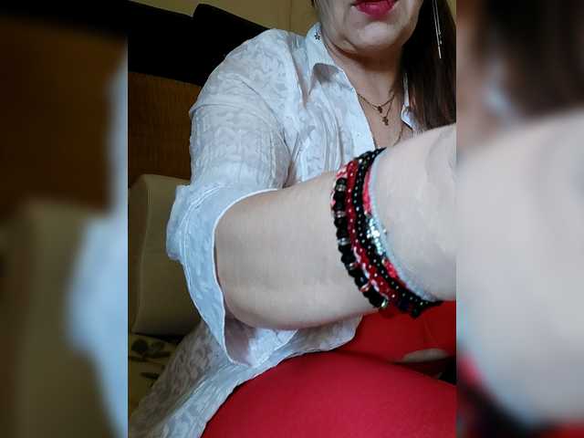 Cristinatina's BongaCams show and profile