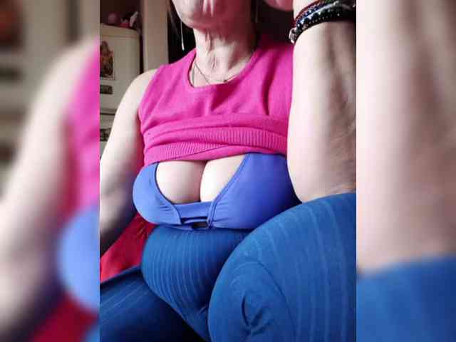 LoveTina4ever webcam