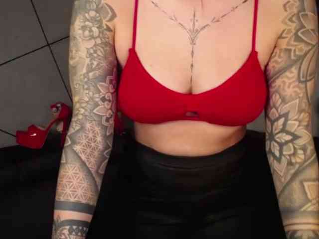 BunnyFaye webcam