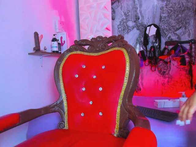 Luciana-'s BongaCams show and profile