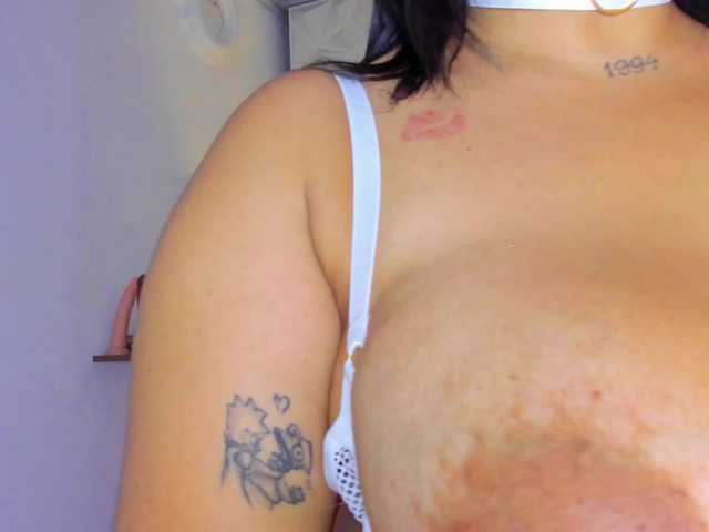 Luciana-'s BongaCams show and profile