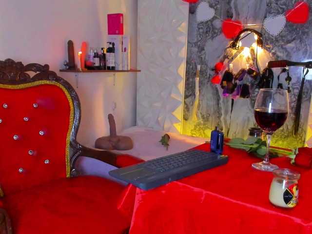 Luciana-'s BongaCams show and profile