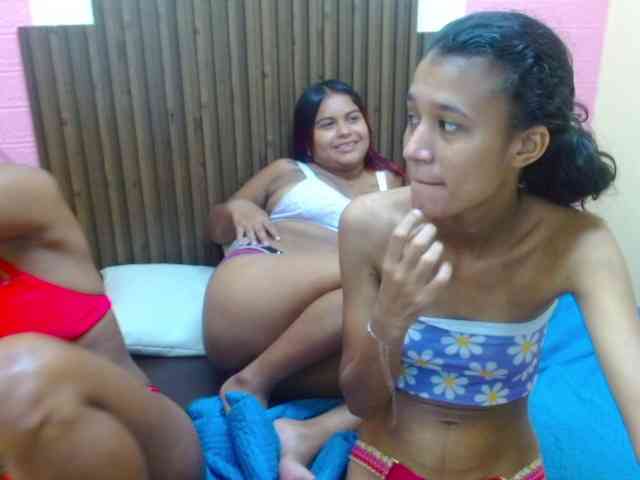 Lulu-Ashley-Tatiana webcam