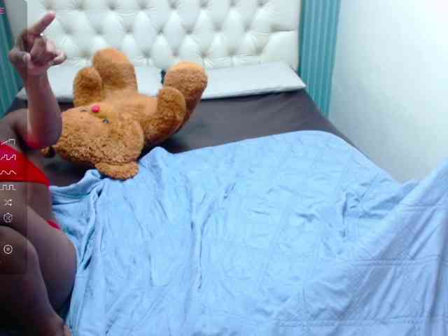 Lulu-Ashley-Tatiana webcam