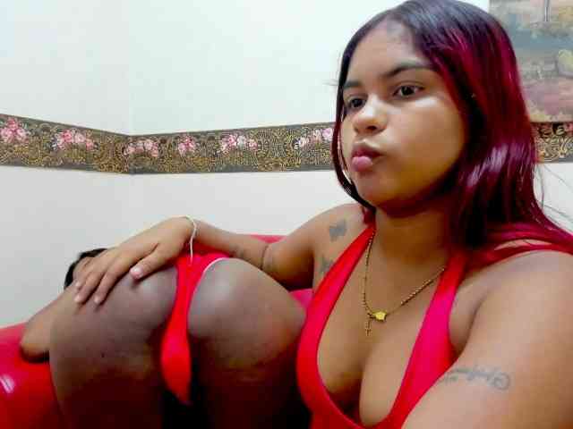 Lulu-Ashley-Tatiana webcam