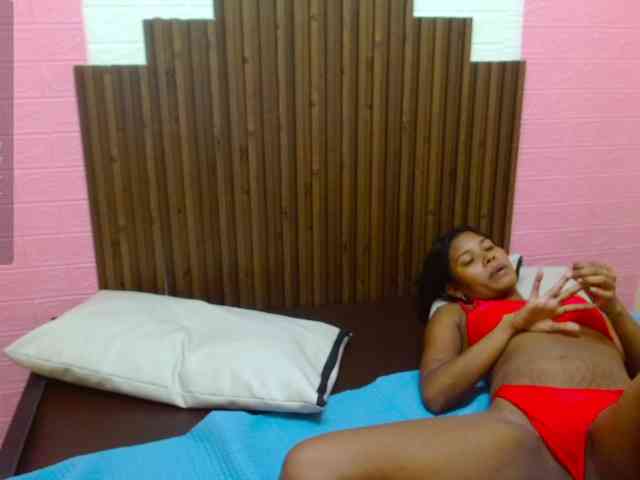 Lulu-Ashley-Tatiana webcam