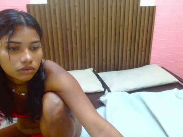 Lulu-Ashley-Tatiana webcam