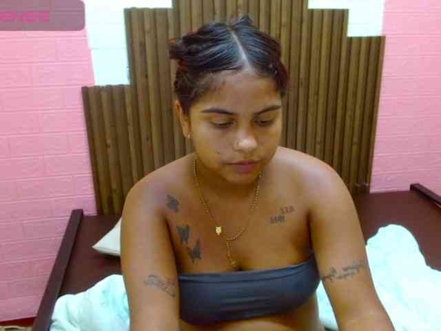 Lulu-Ashley-Tatiana webcam
