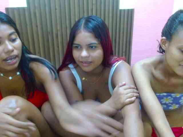 Lulu-Ashley-Tatiana webcam