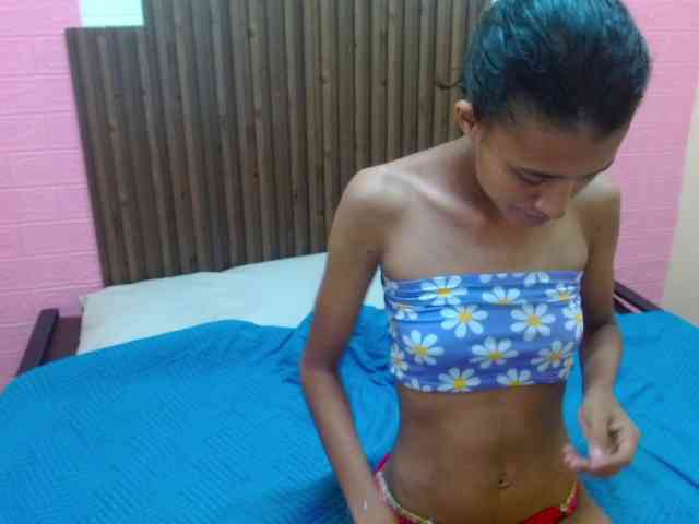 Lulu-Ashley-Tatiana webcam