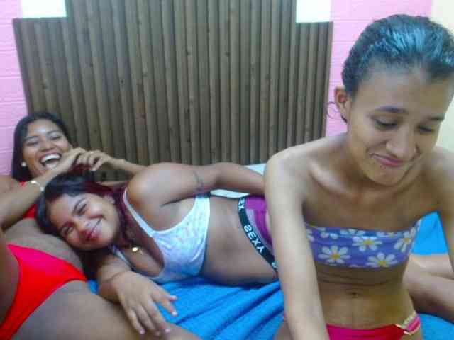 Lulu-Ashley-Tatiana webcam