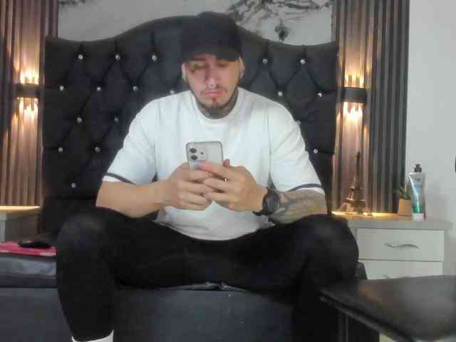 AndrewTd Live Webcam on BongaCams