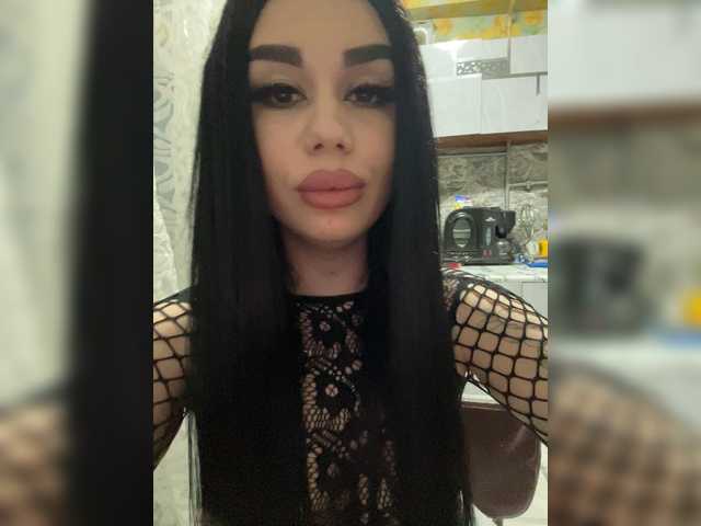 Liysan11's BongaCams show and profile