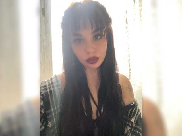 Liysan11's BongaCams show and profile