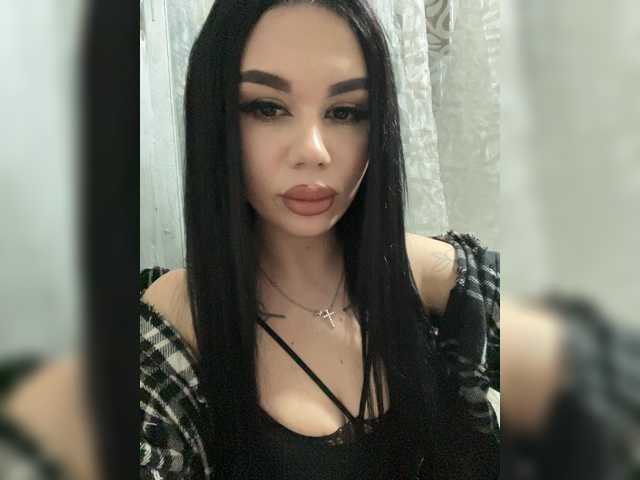 Liysan11's BongaCams show and profile