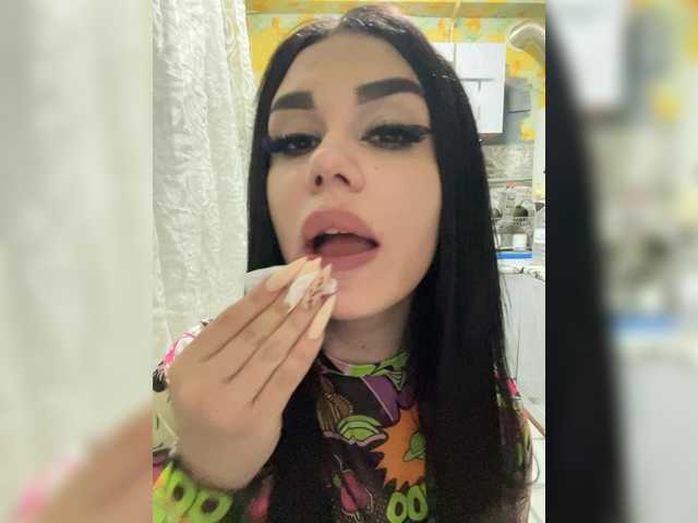 Liysan11's BongaCams show and profile