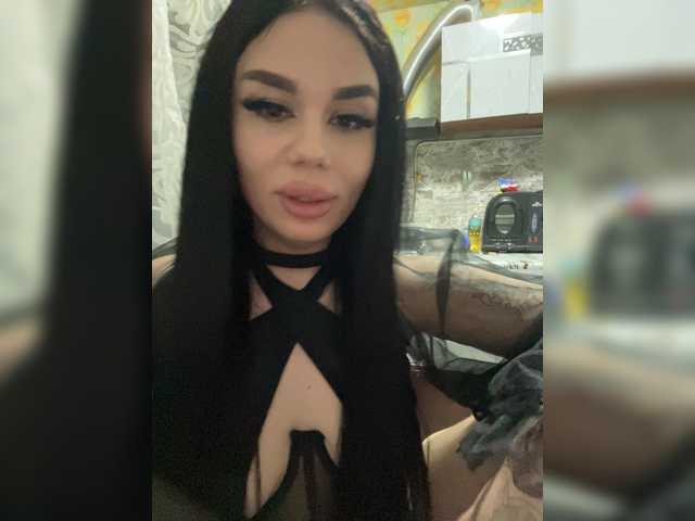 Liysan11's BongaCams show and profile