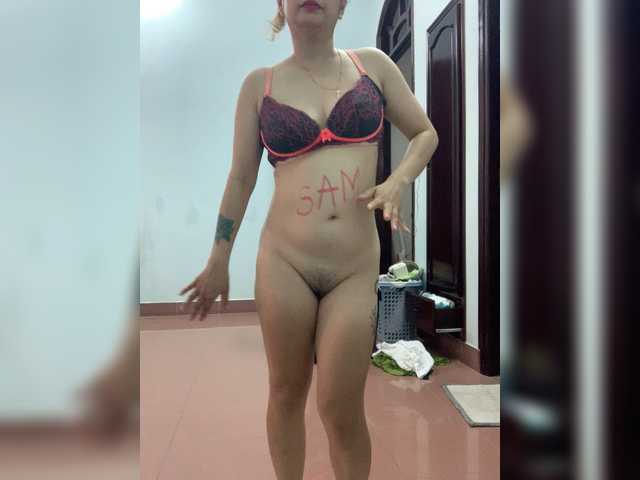 Phoebe90's BongaCams show and profile